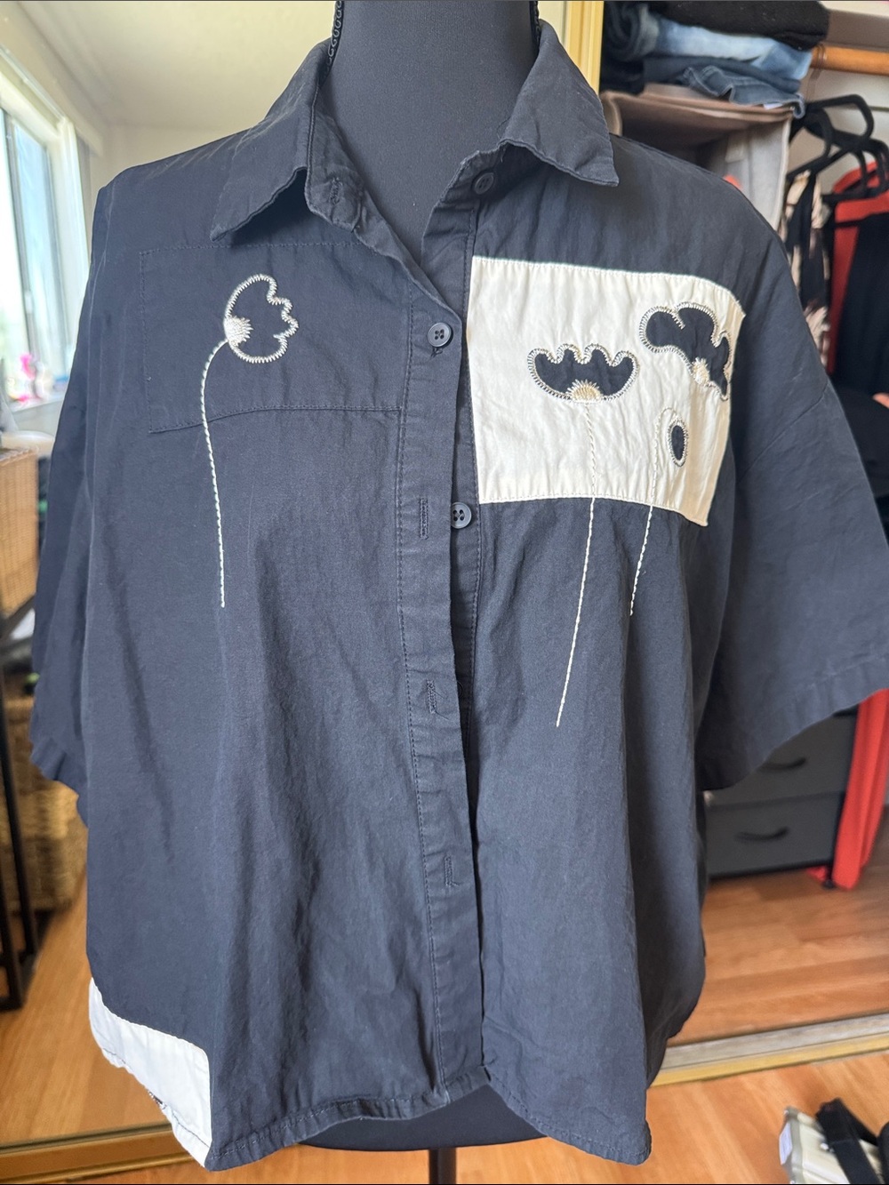 Black Short-Sleeve Button-Down Shirt for Kids with White Patch Appliqué